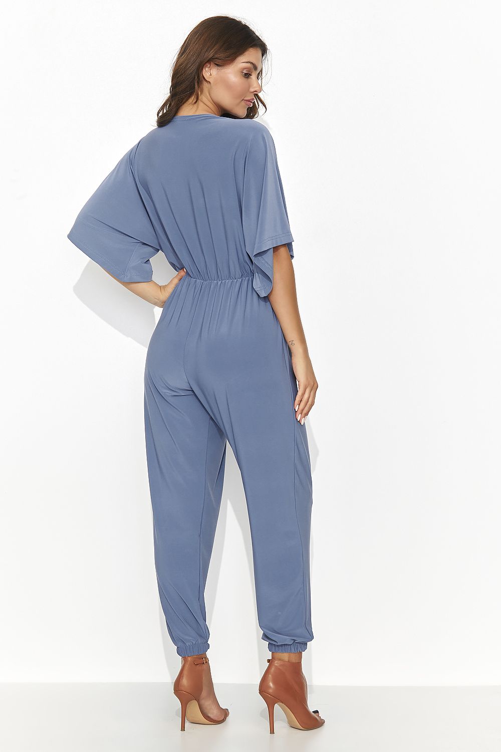 Suit model 192055 Numinou