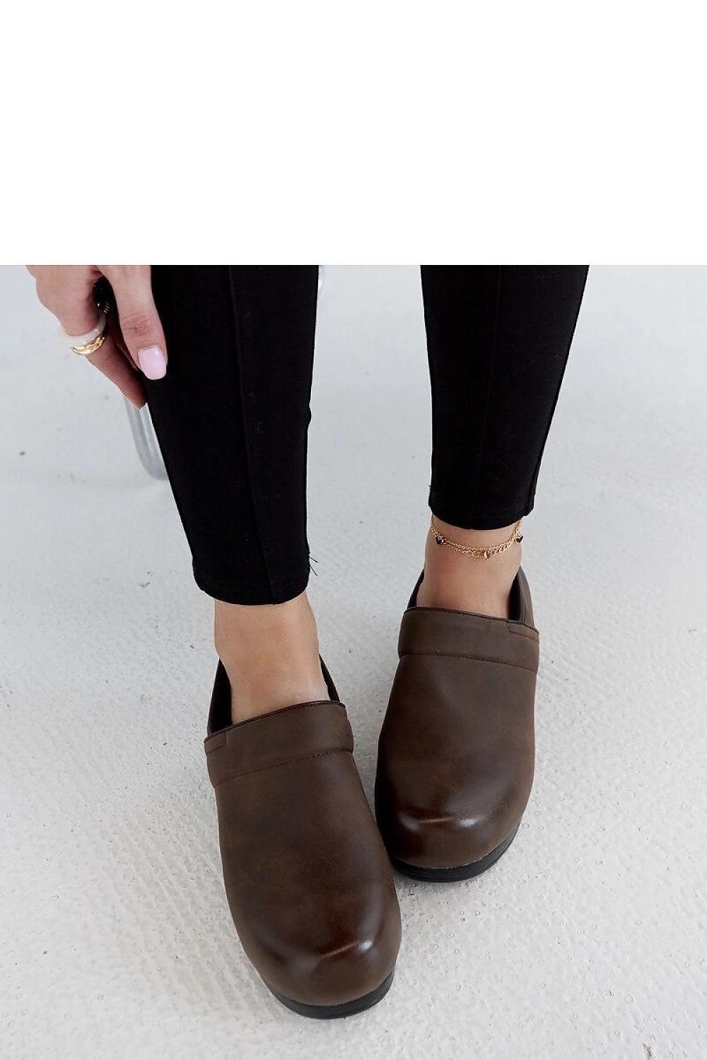 Half shoes model 206481 Solea