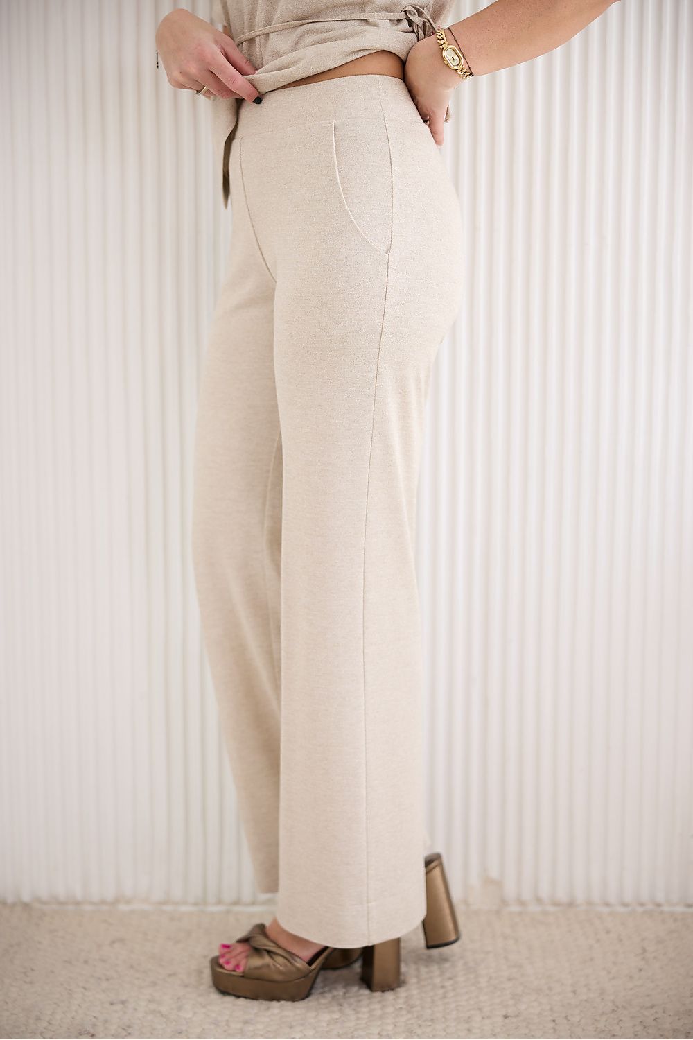 Women trousers model 213122 La Aurora