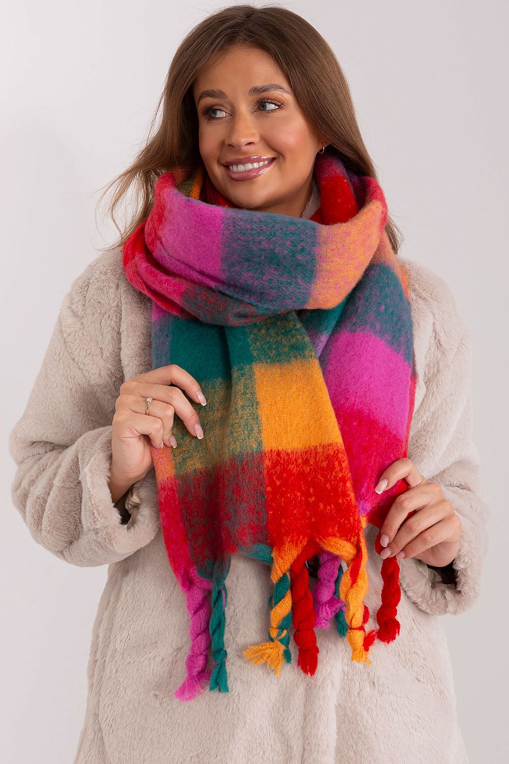  Shawl model 191710 AT 