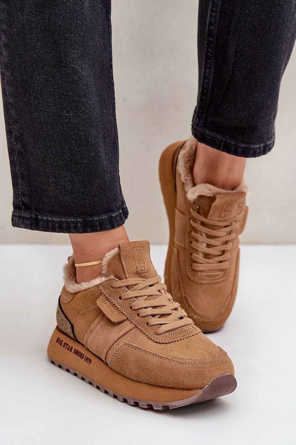  Sport Shoes model 203921 Step in style 