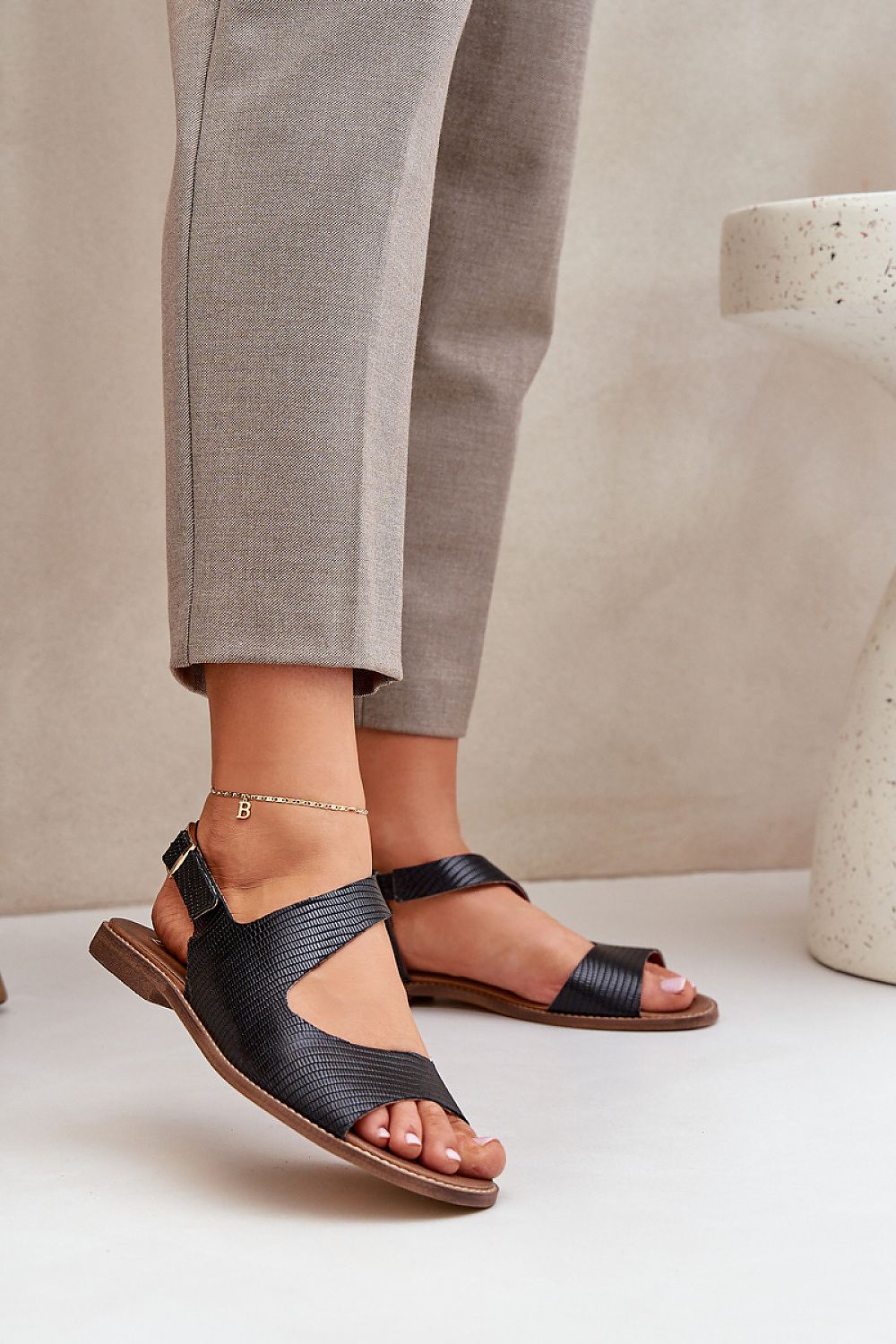  Sandals model 212586 Step in style 