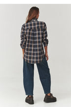  Long sleeve shirt model 219730 Makadamia 