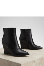  Buskin boots model 232679 Solea 